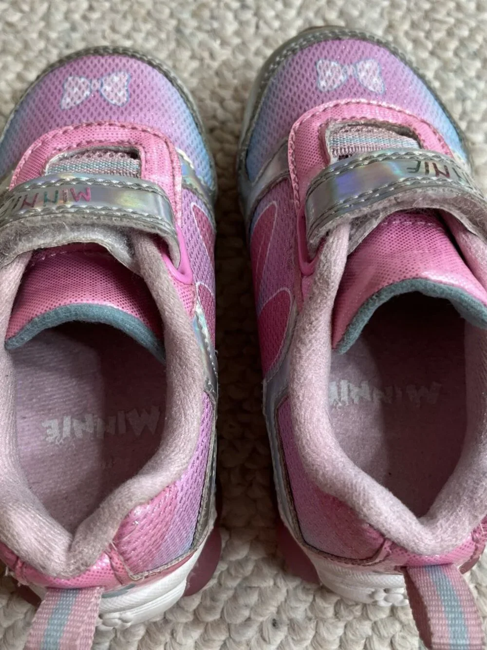 LIGHT UP Disney Minnie Mouse Little Girl’s Size 7 Sneakers Shoes Kids - Picture 8 of 12